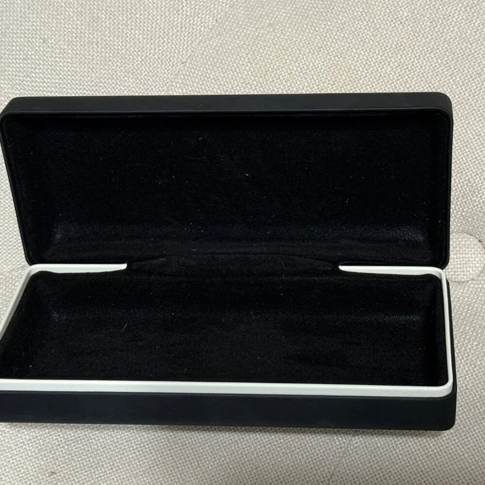 GIVENCHY Sunglasses Case Large Black - Picture 2 of 5